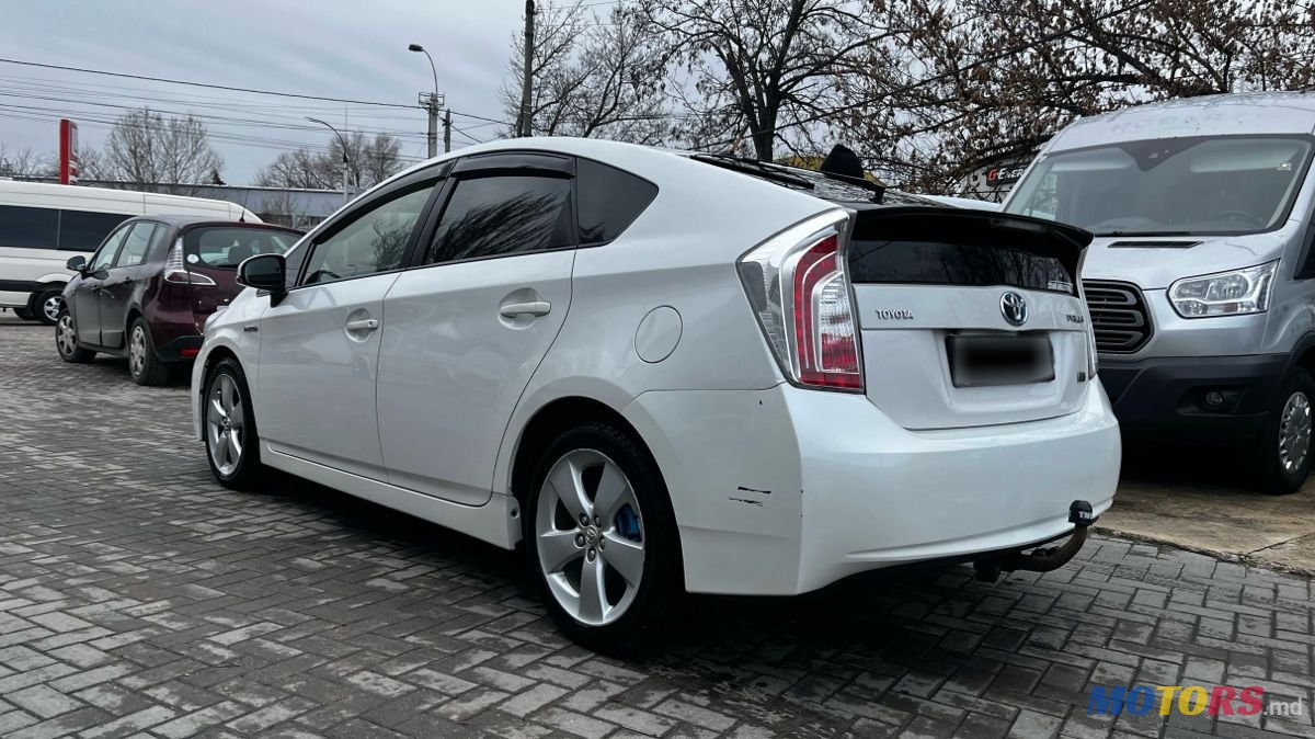 2012' Toyota Prius photo #5