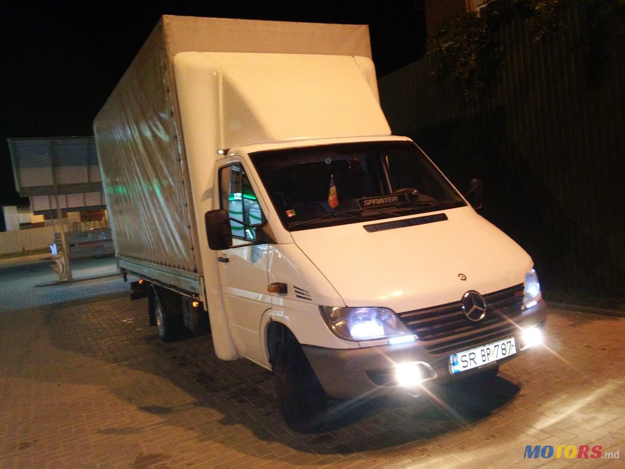 2002' Mercedes-Benz 413 photo #1