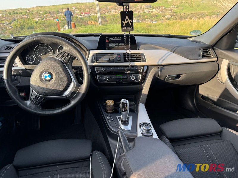 2017' BMW 3 Series photo #5