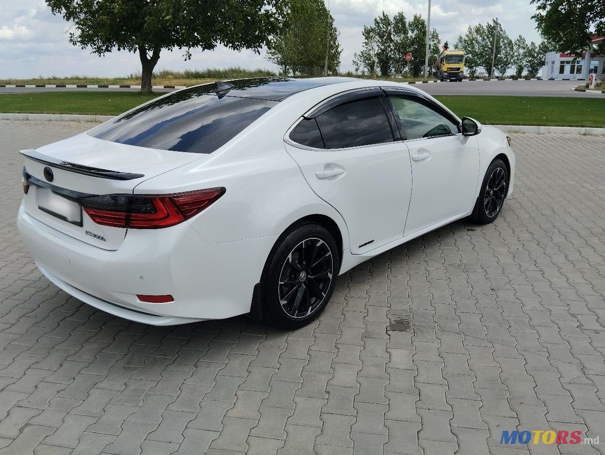 2017' Lexus Es Series photo #4
