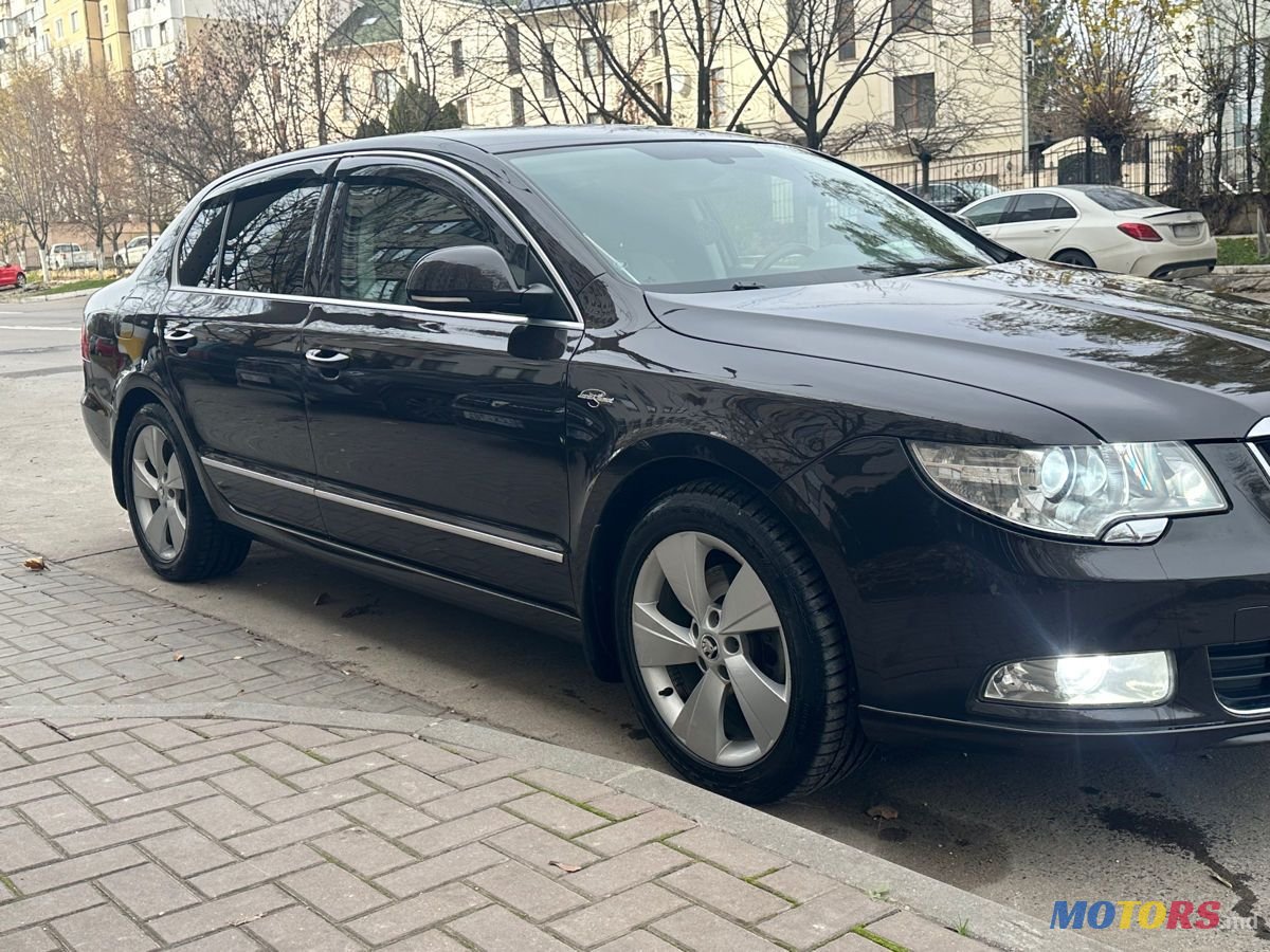 2012' Skoda Superb photo #4