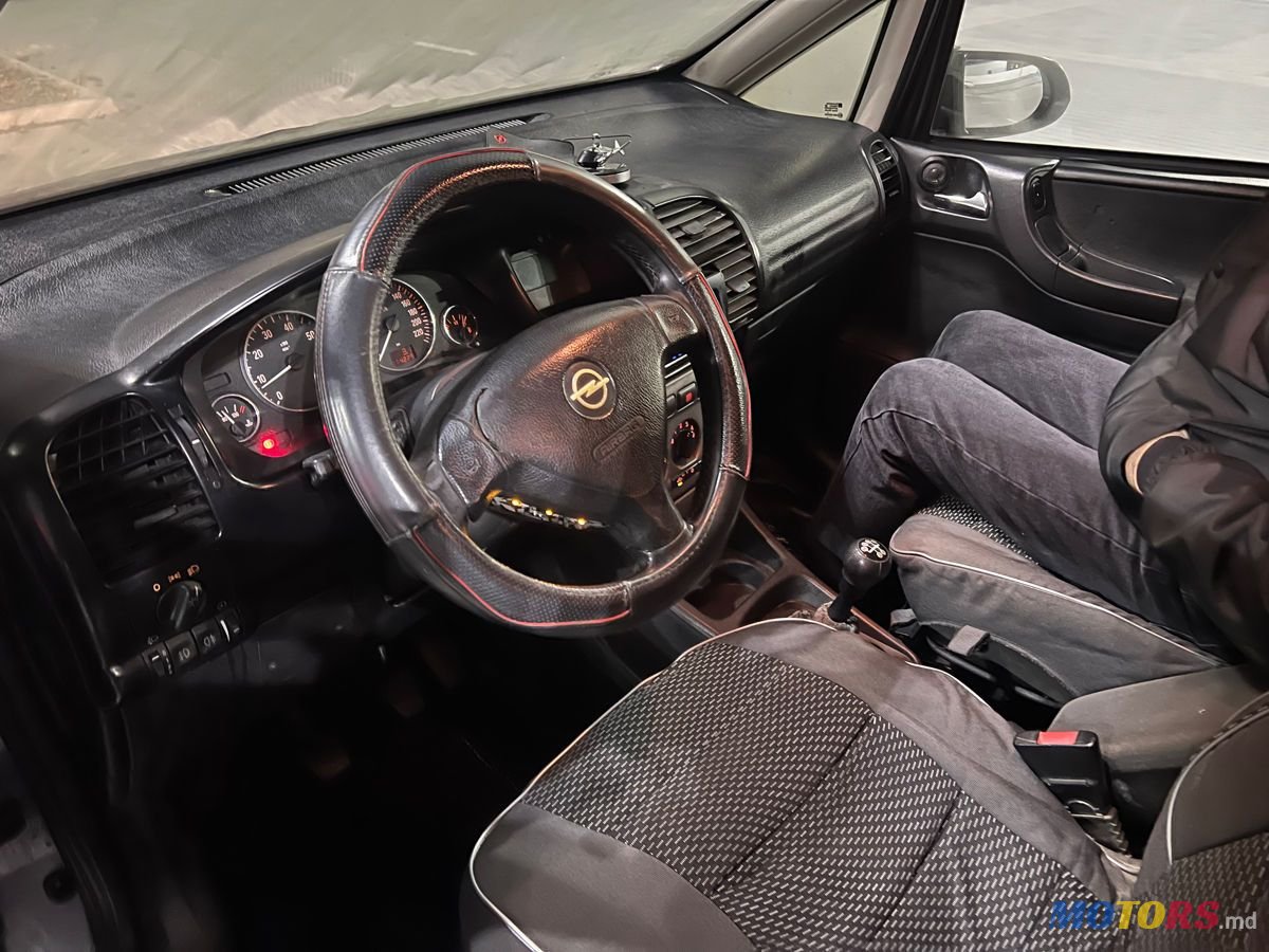 2005' Opel Zafira photo #6