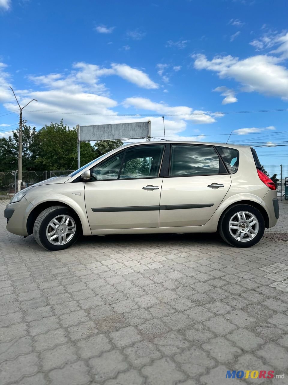 2008' Renault Scenic photo #2