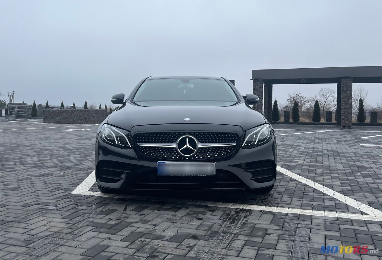 2017' Mercedes-Benz E-Class photo #2
