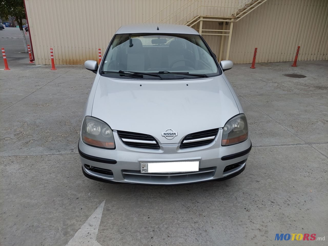 2003' Nissan Almera Tino photo #2