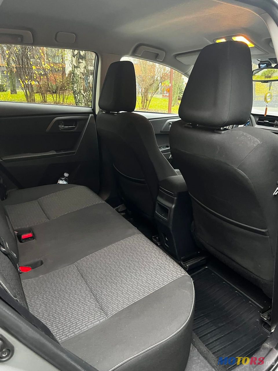 2014' Toyota Auris photo #4