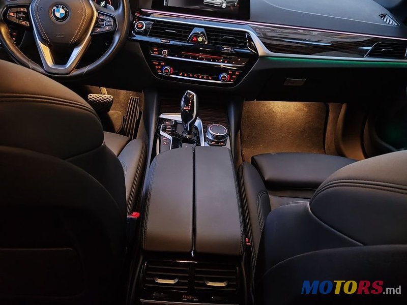 2019' BMW 5 Series photo #6