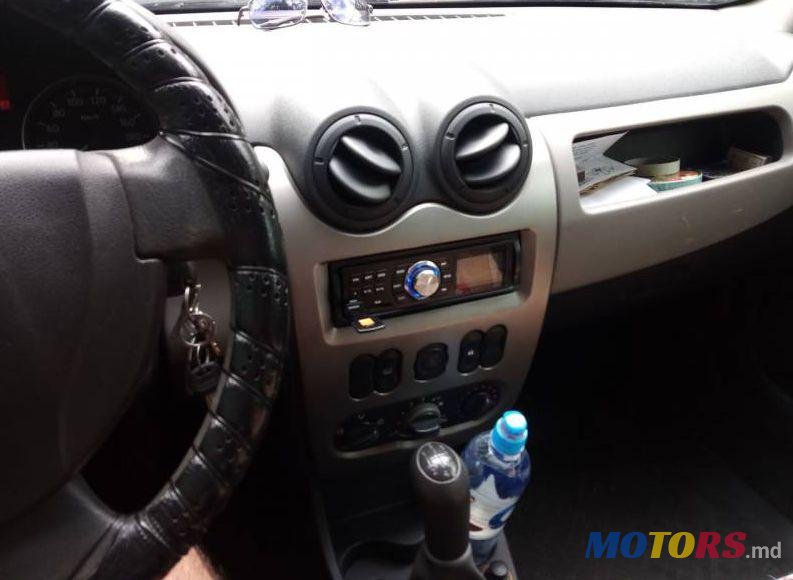 2009' Dacia Logan photo #2