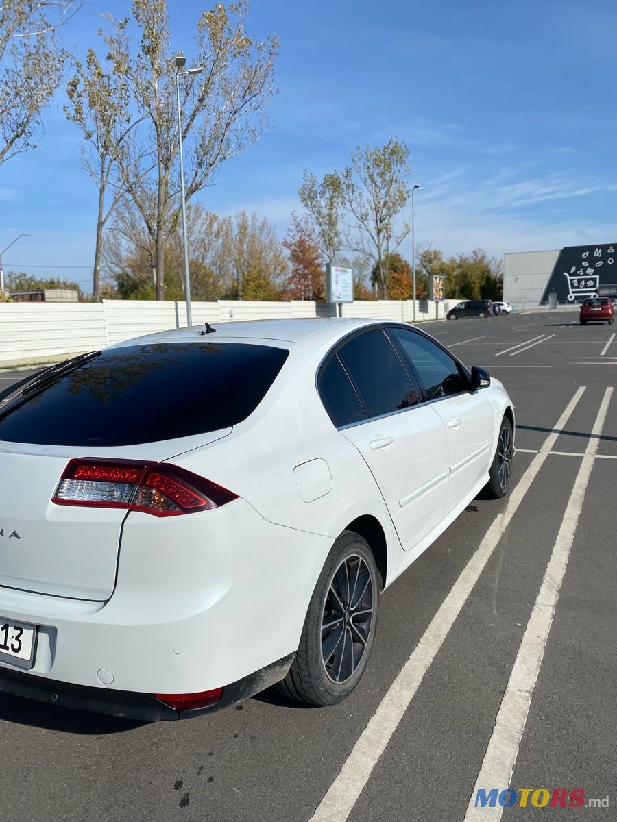 2012' Renault Laguna photo #3