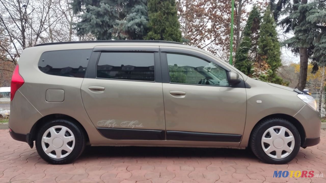 2013' Dacia Lodgy photo #3