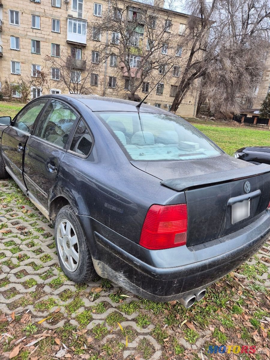 2000' Volkswagen Passat photo #4