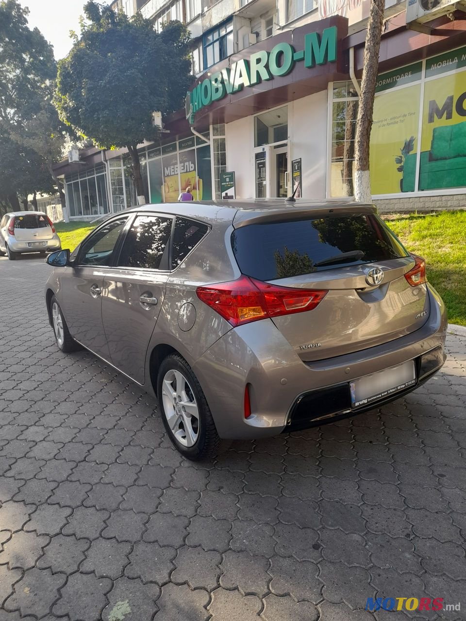 2013' Toyota Auris photo #2