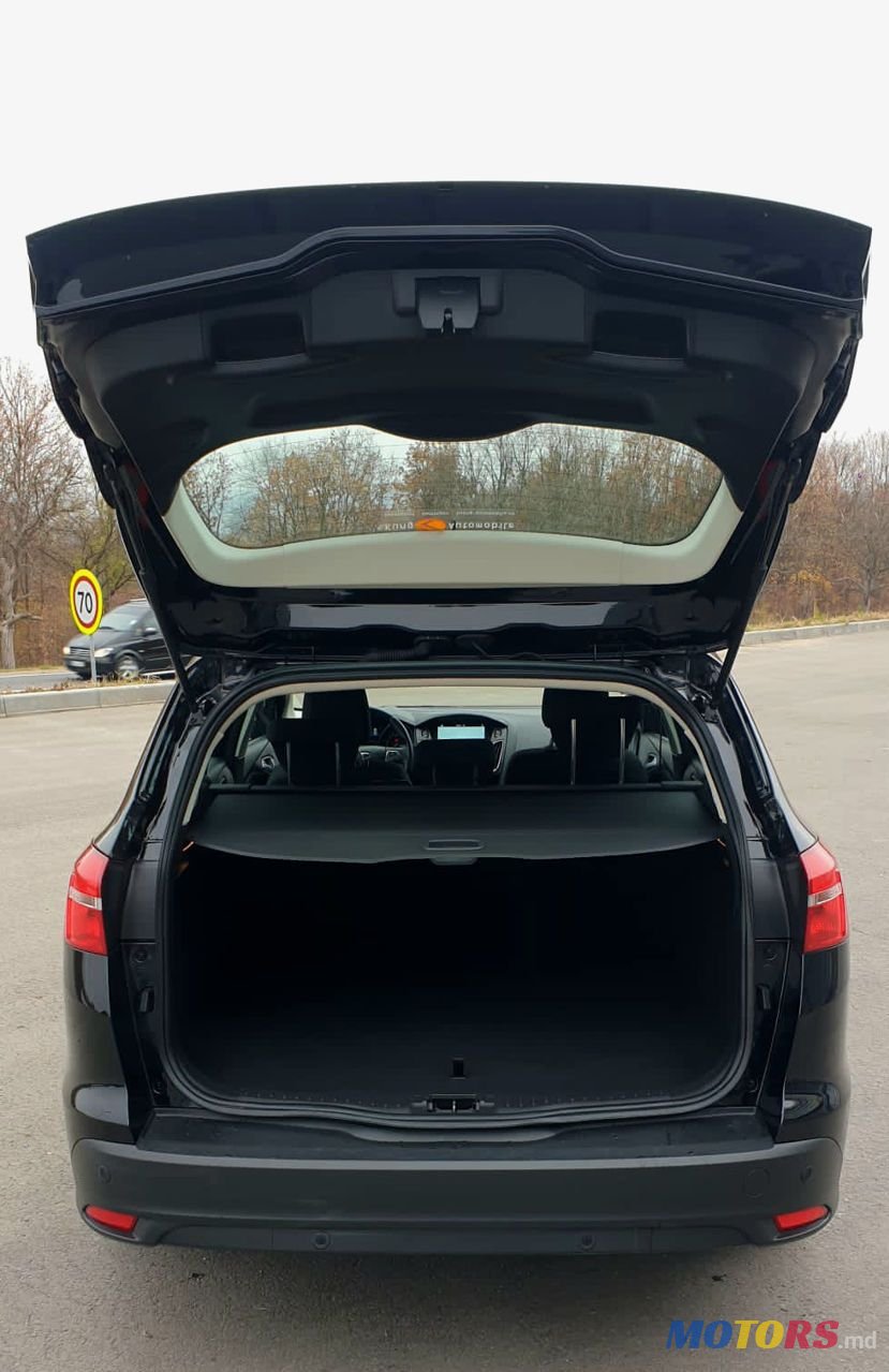 2017' Ford Focus photo #4