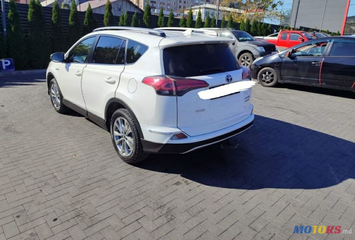 2018' Toyota RAV4 photo #3