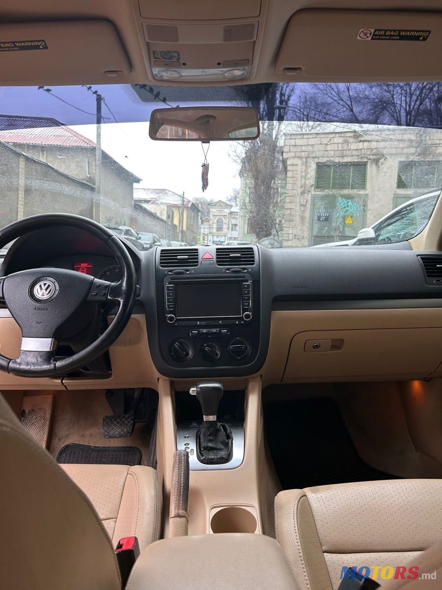 2009' Volkswagen Jetta photo #3