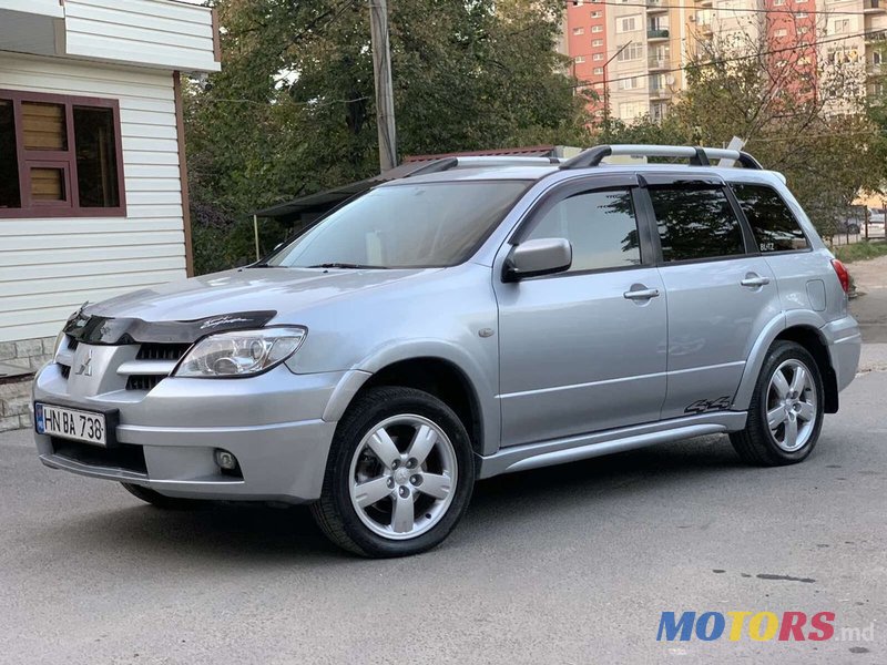 2007' Mitsubishi Outlander photo #3