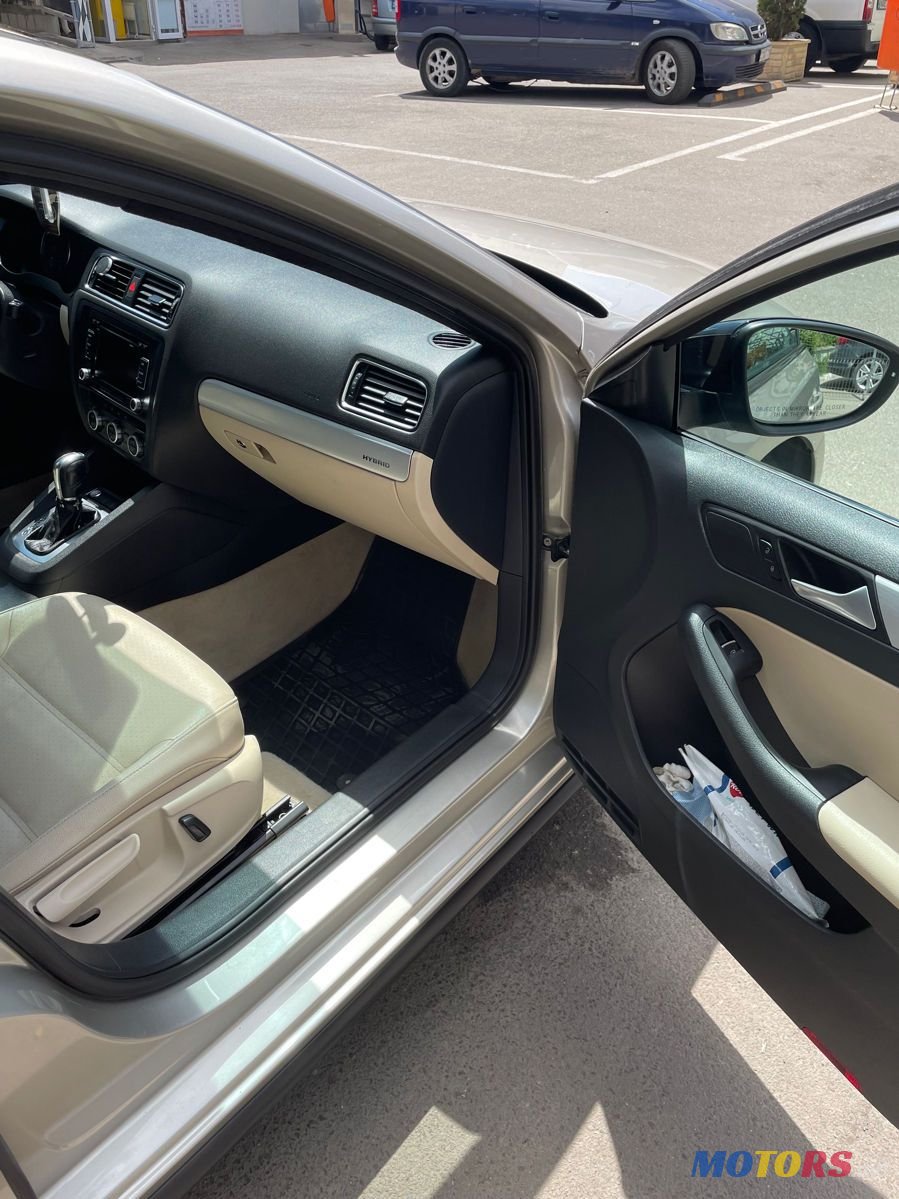 2013' Volkswagen Jetta photo #6