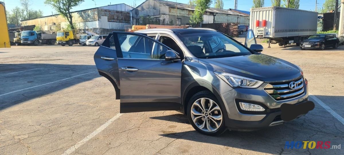 2015' Hyundai Santa Fe photo #4