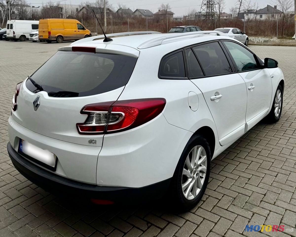 2012' Renault Megane photo #2