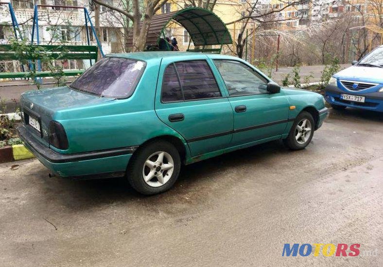 1995' Nissan Sunny photo #1