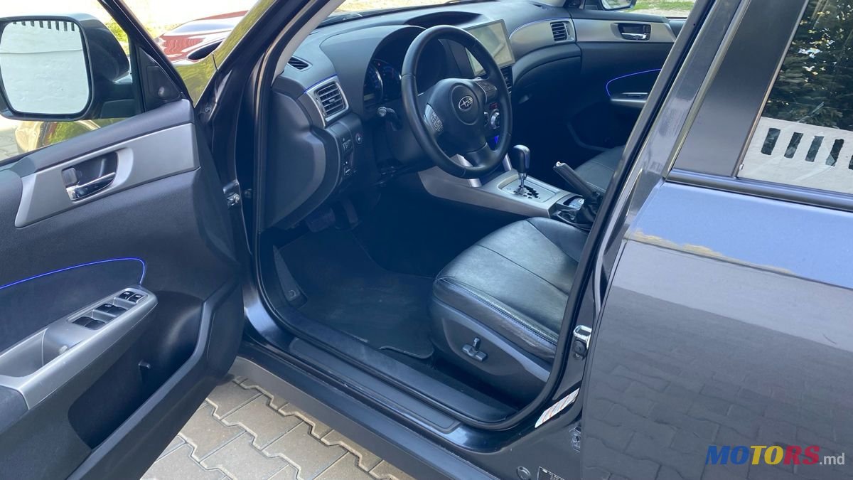 2010' Subaru Forester photo #6