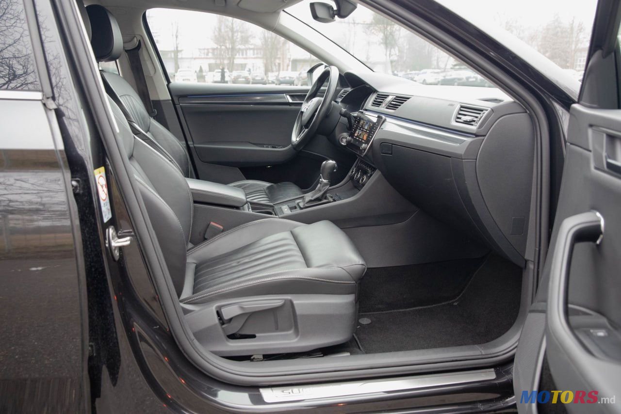 2019' Skoda Superb photo #4