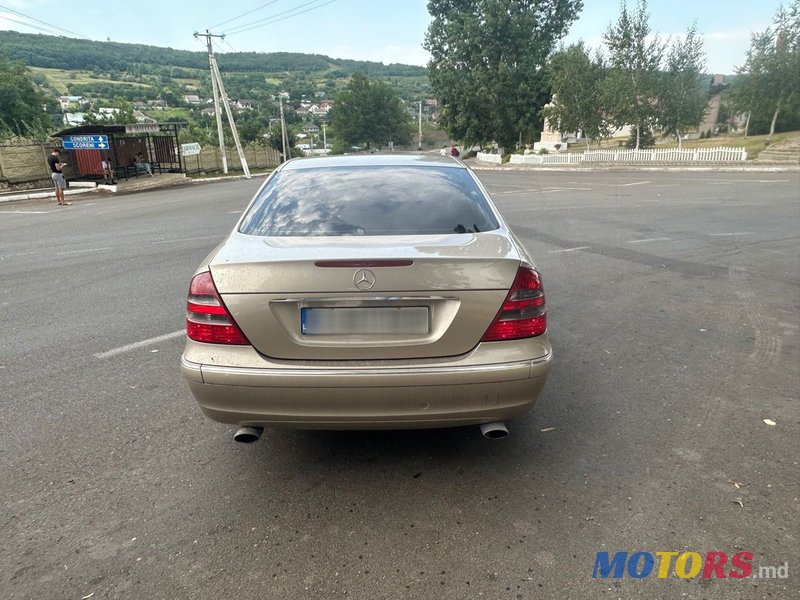 2003' Mercedes-Benz E-Class photo #2