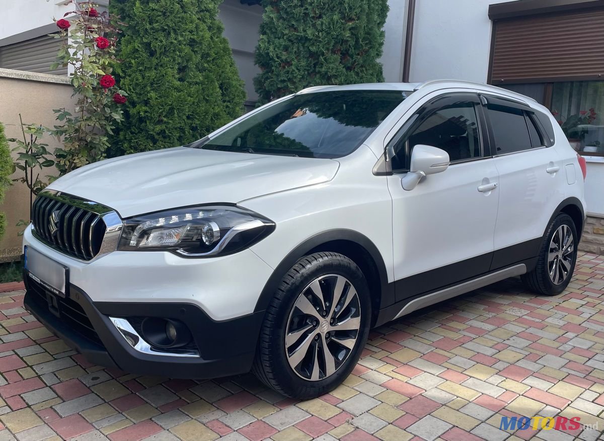 2019' Suzuki SX4 photo #1