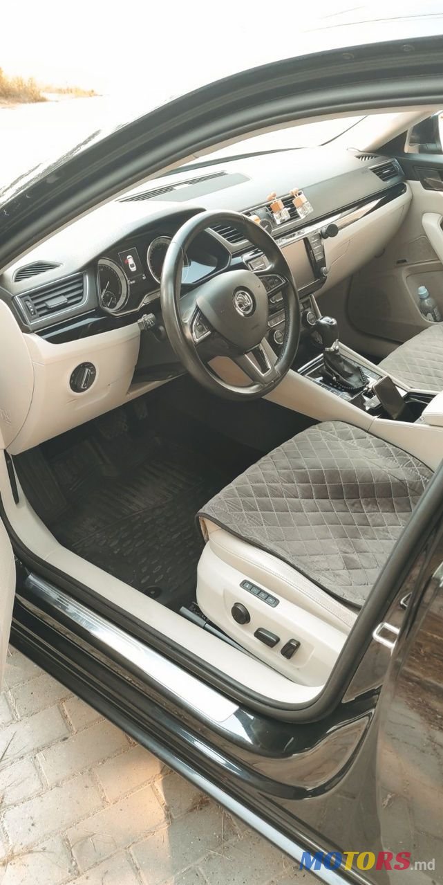 2016' Skoda Superb photo #5