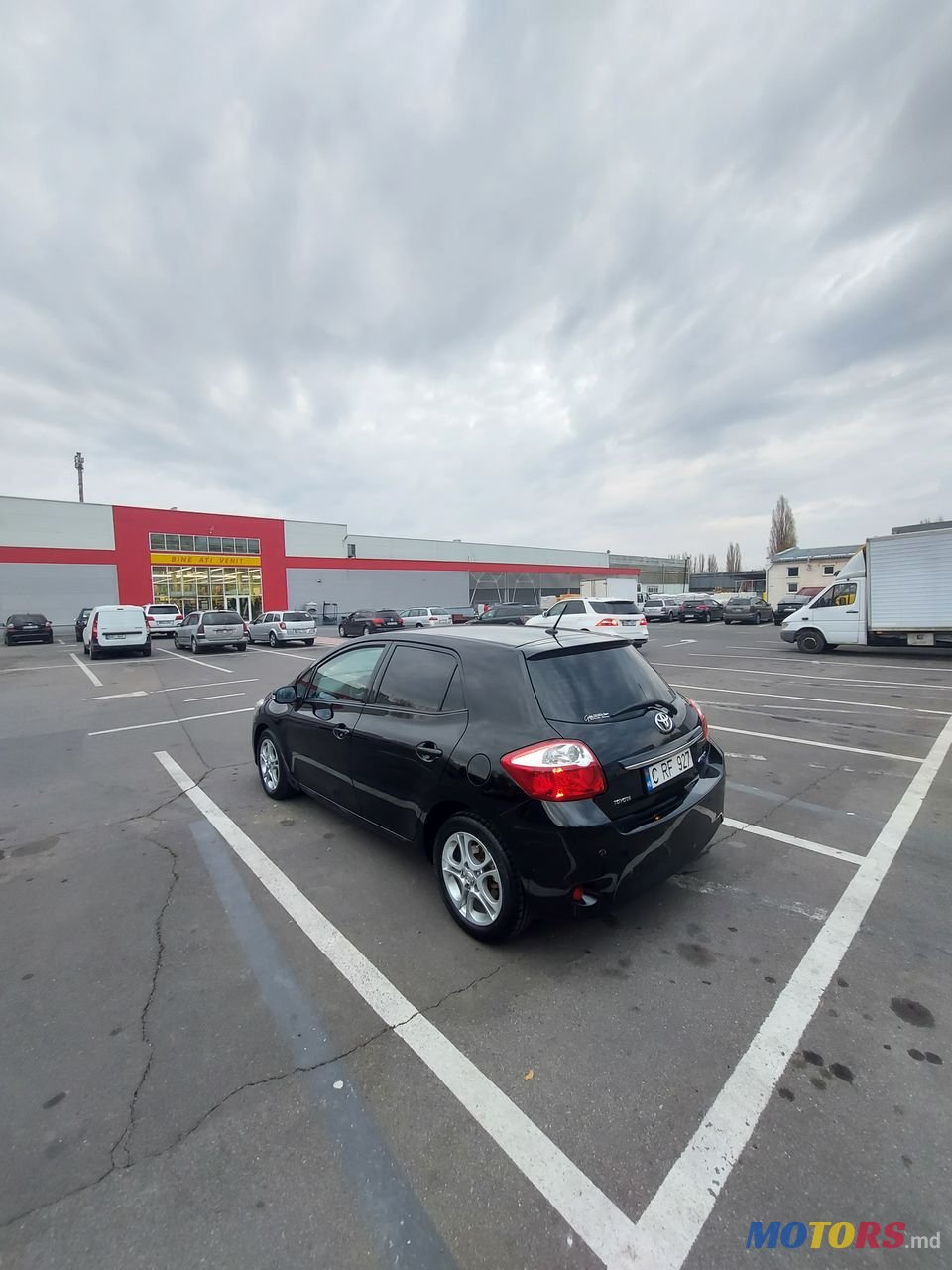 2011' Toyota Auris photo #6