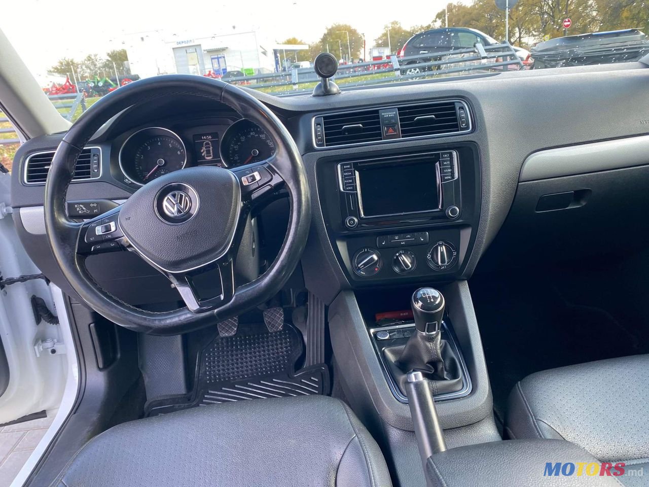 2017' Volkswagen Jetta photo #6