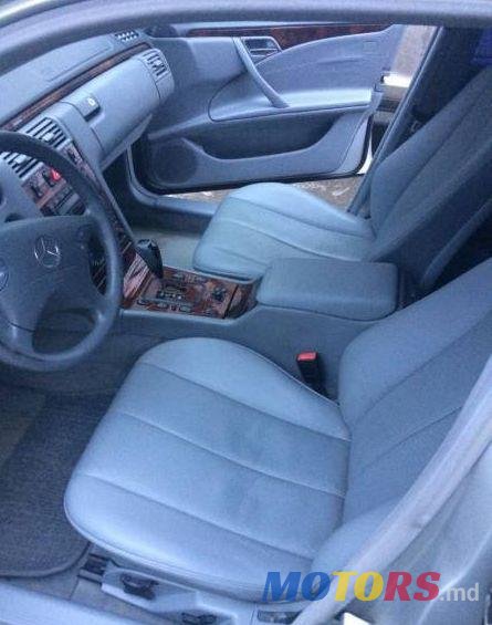 2000' Mercedes-Benz E photo #2