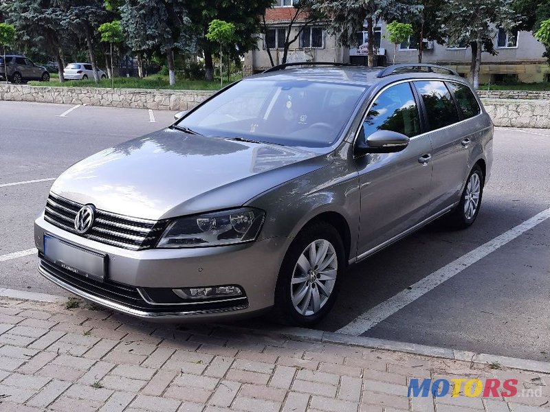 2012' Volkswagen Passat photo #1