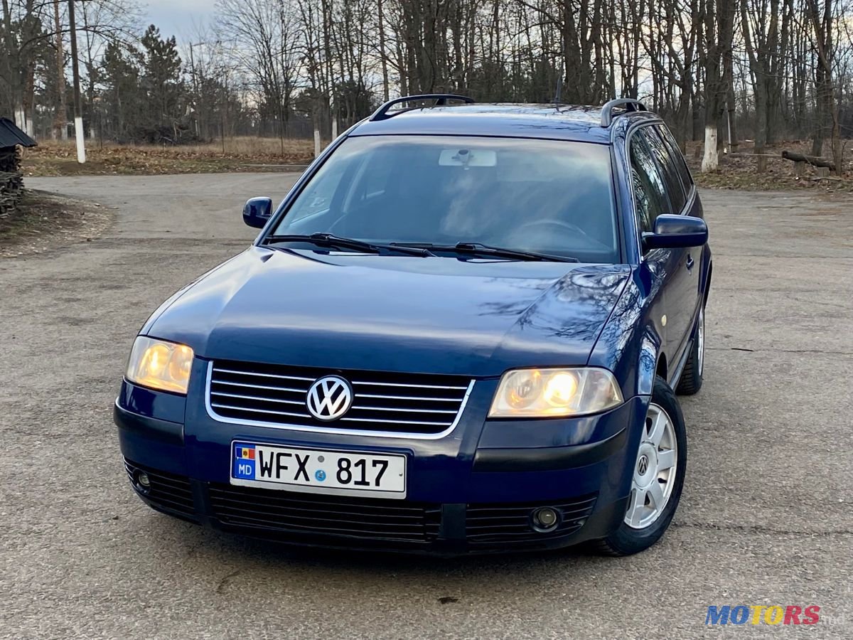2001' Volkswagen Passat photo #2