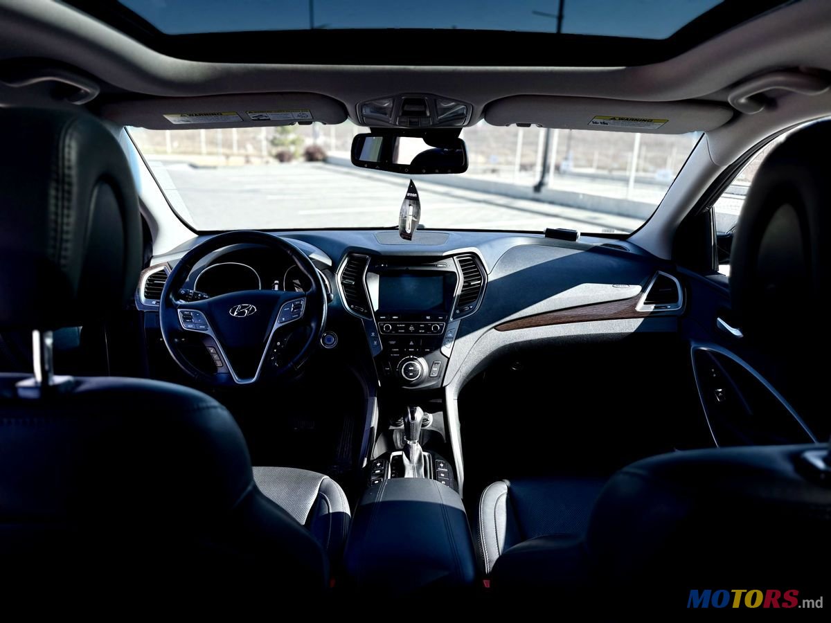 2017' Hyundai Santa Fe photo #6