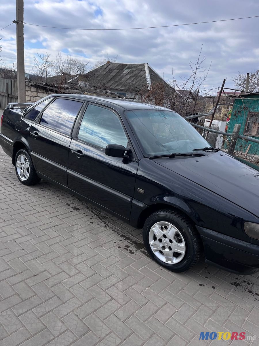 1994' Volkswagen Passat photo #5