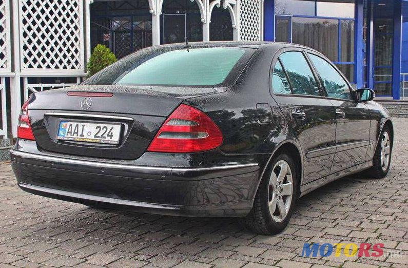 2005' Mercedes-Benz E photo #2