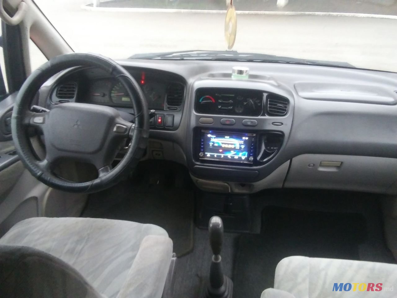 1995' Mitsubishi Space Gear photo #4