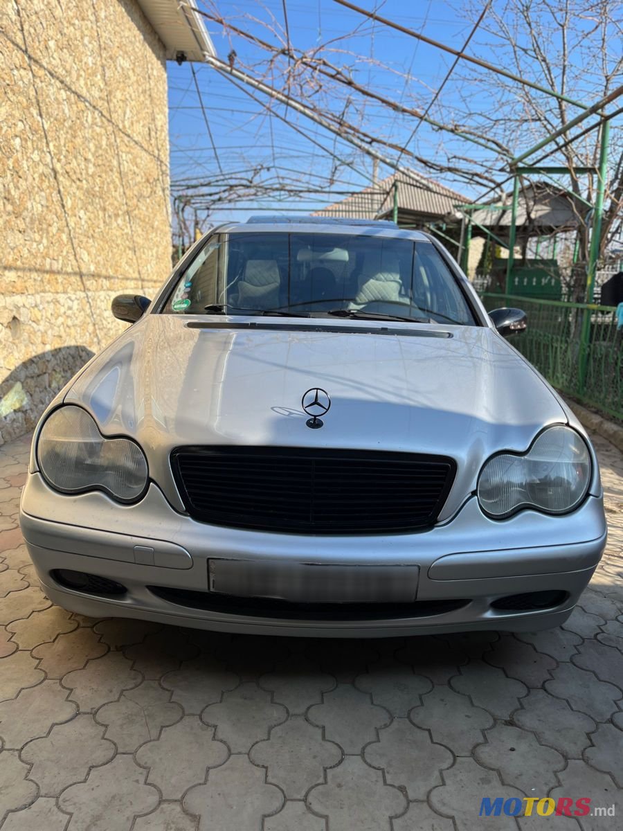 2002' Mercedes-Benz C-Class photo #1