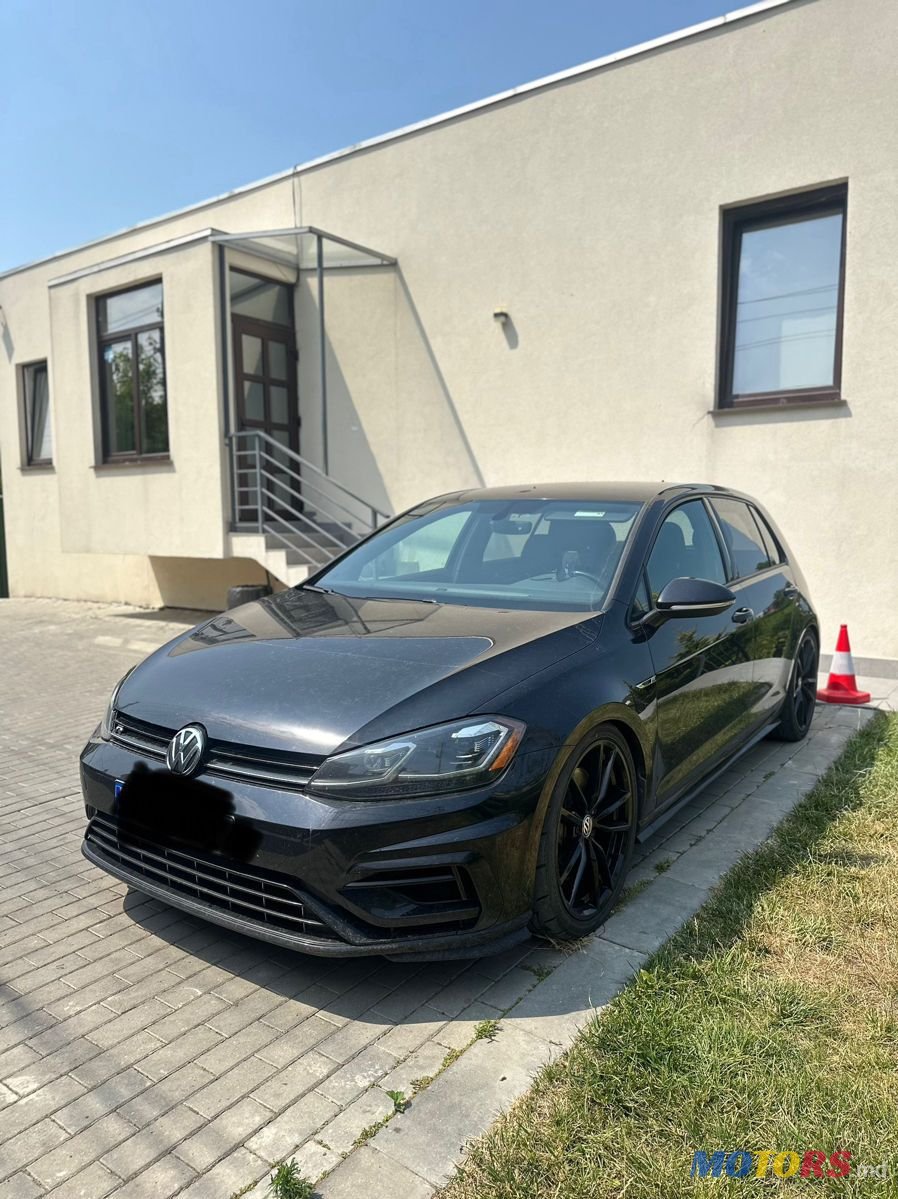 2018' Volkswagen Golf photo #4