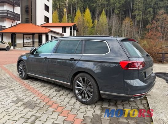 2021' Volkswagen Passat photo #1