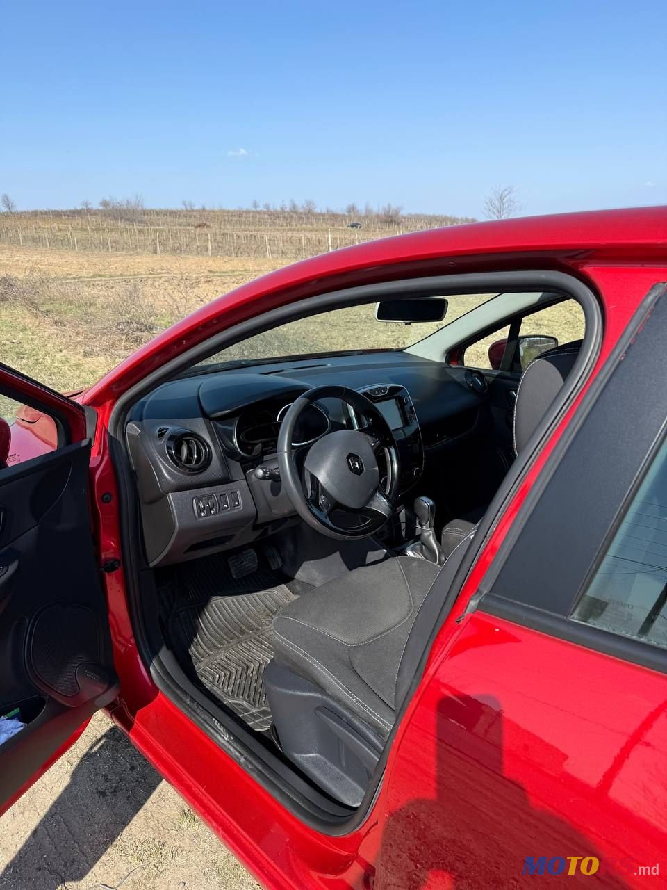 2016' Renault Clio photo #5