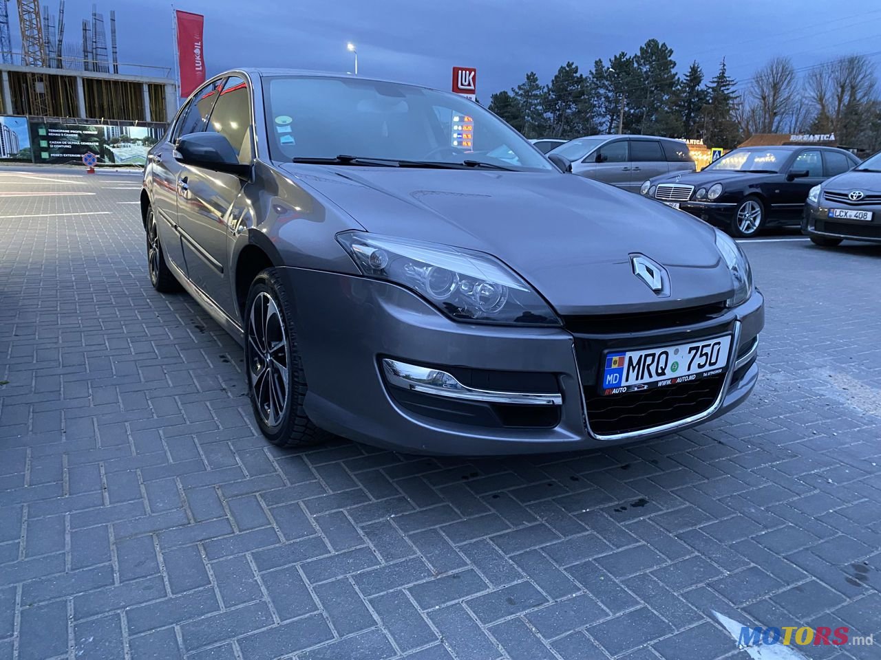 2012' Renault Laguna photo #2