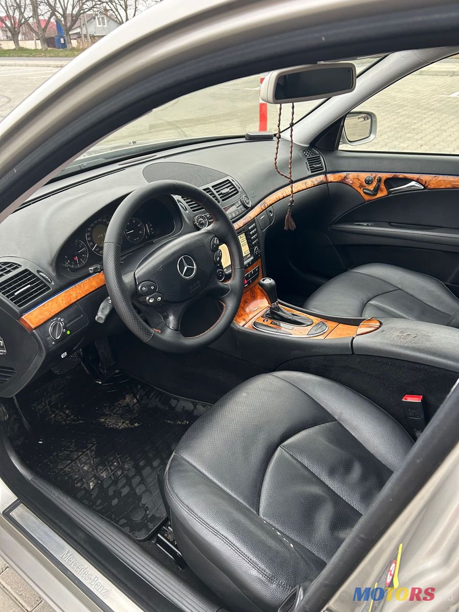 2007' Mercedes-Benz E Класс photo #4