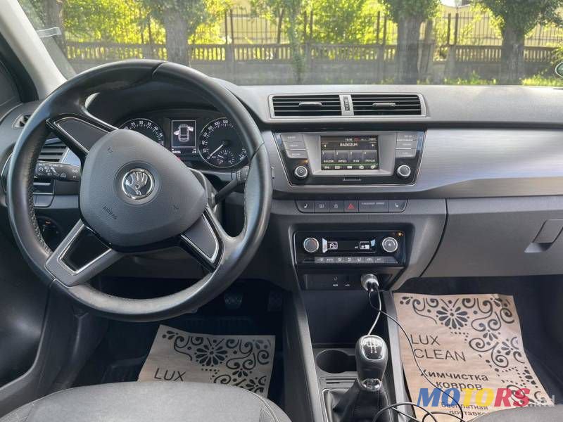 2015' Skoda Fabia photo #3
