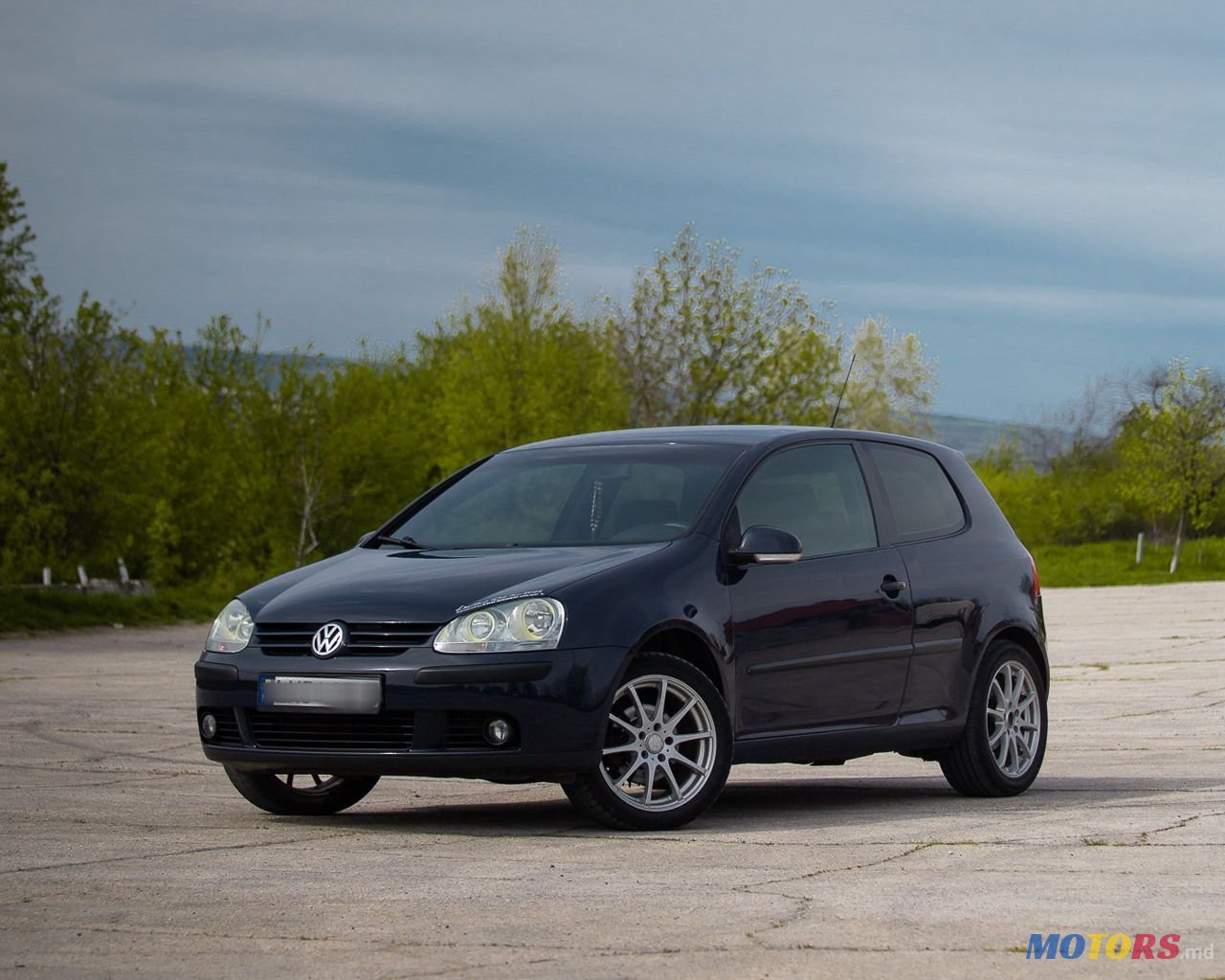 2005' Volkswagen Golf photo #1