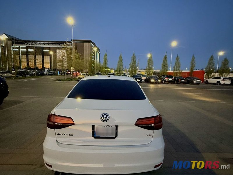 2017' Volkswagen Jetta photo #4