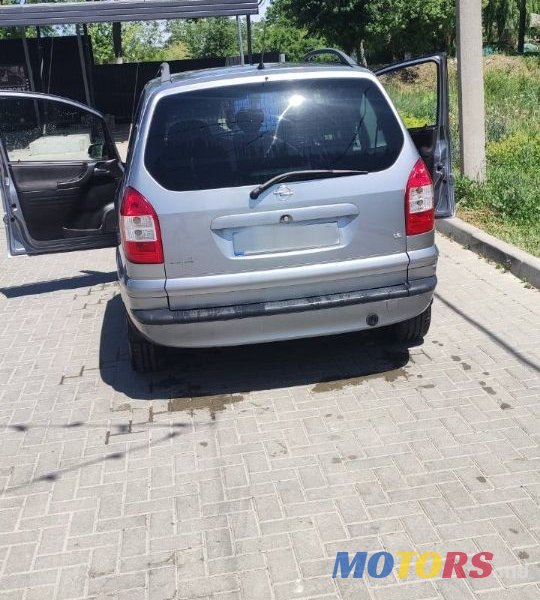 2005' Opel Zafira photo #4