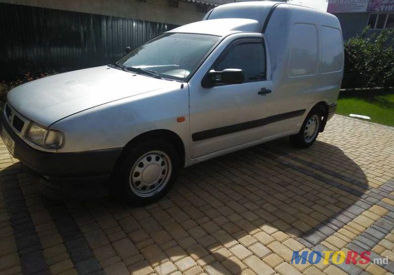 2002' Volkswagen Caddy photo #1