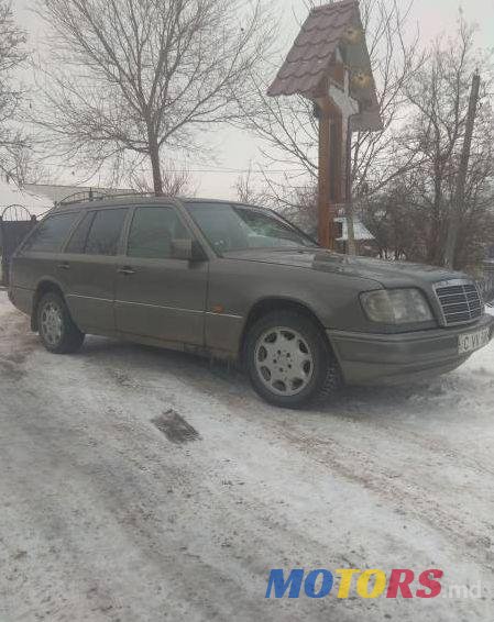 1993' Mercedes-Benz 124 photo #1